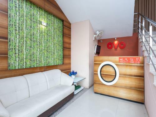 Oyo 76880 Hotel 2 Cubes