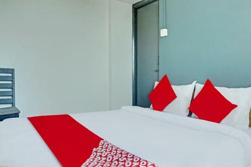 Oyo Flagship 76624 Hotel Green Leaves- Hygiene Ensured