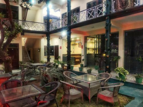 Hotel Gayatri Resorts