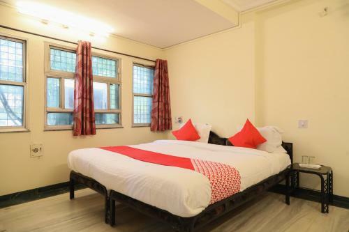 Oyo 24837 Hotel Payal