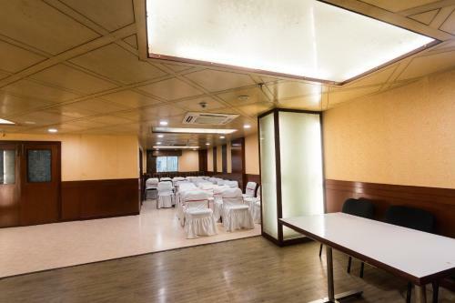 Oyo 794 Hotel East Palace