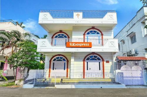 Hotel Fabexpress Kolkata Residency