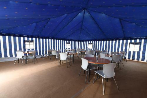 Hotel Oyo 24960 Amigo Camps