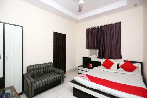 Oyo 28174 Hotel Sai Krupa