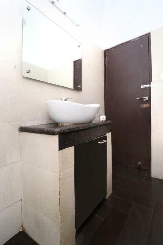 Oyo 8627 Hotel Space