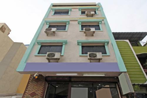 Spot On 37669 Hotel Shiva Sai Lodge