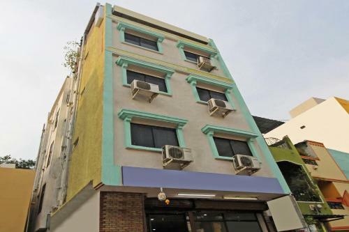 Spot On 37669 Hotel Shiva Sai Lodge