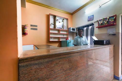 Hotel Spot On 48349 Sri Sai Lohith Lodge