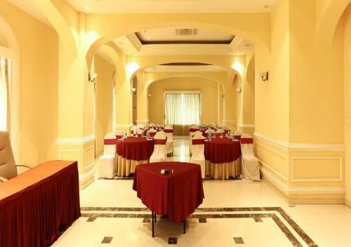 Metropolis Hotel (a Unit Of Osem Hotel)