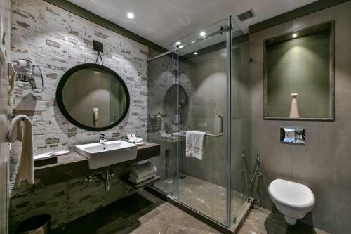 Hotel Sun-n-sand Suites, Shirdi