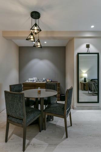Hotel Sun-n-sand Suites, Shirdi