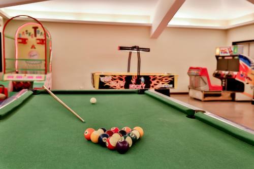 Hotel Sun-n-sand Suites, Shirdi