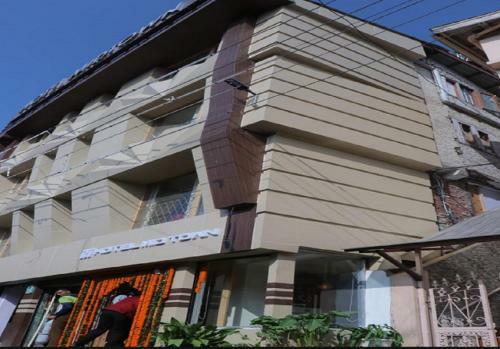 Hotel Mid Town,shimla