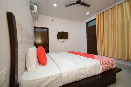 Oyo 30898 Hotel Kdm