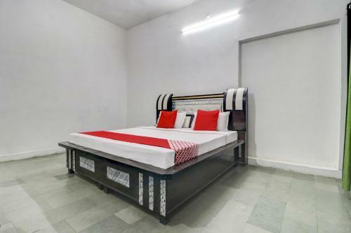 Oyo 77745 Hotel Yatri Niwas