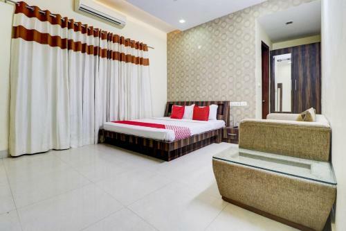 Oyo 77889 Hotel Viva City