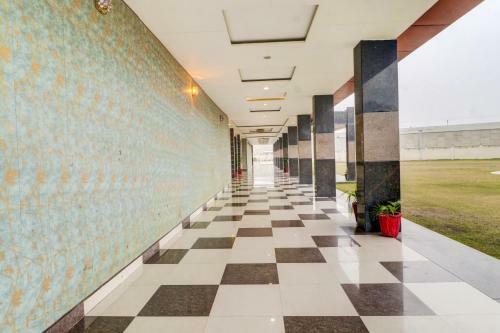 Oyo 77889 Hotel Viva City