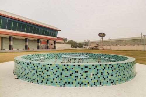 Oyo 77889 Hotel Viva City
