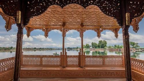 Houseboat Ghulam Khuroo Taj Palace
