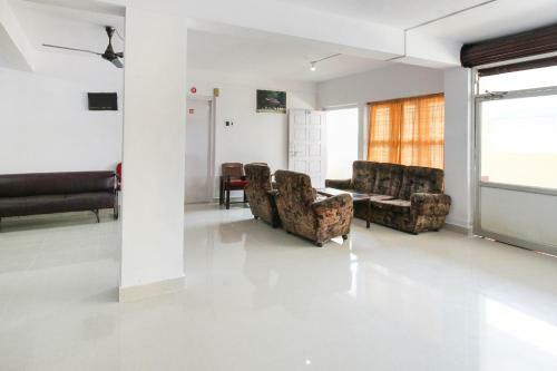 Oyo 67385 Hotel Manasa