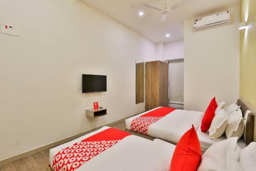 Hotel Oyo 18775 Utsav Banquet And Rooms