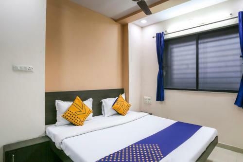 Spot On 64910 Varma Imperial Hotel