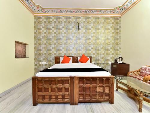 Capital O 73835 Hotel Frontier Royal & Banquet