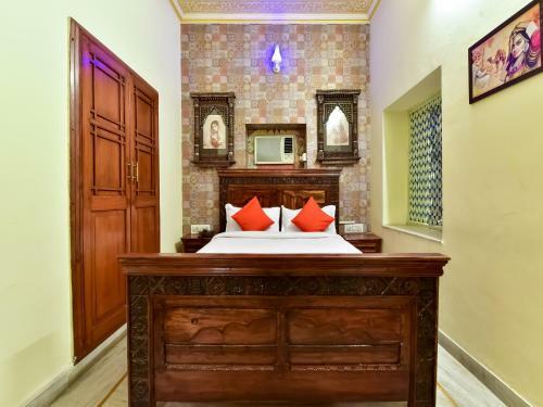Capital O 73835 Hotel Frontier Royal & Banquet