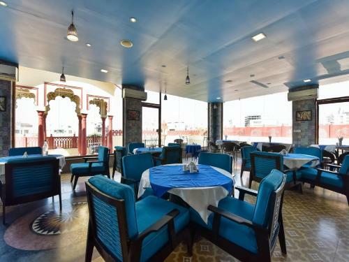 Capital O 73835 Hotel Frontier Royal & Banquet