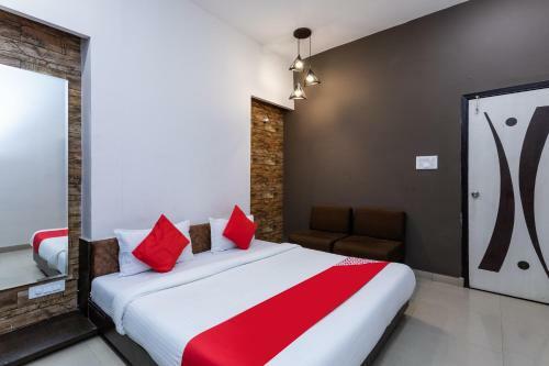 Hotel Oyo Flagship 77198 Kumili Gate