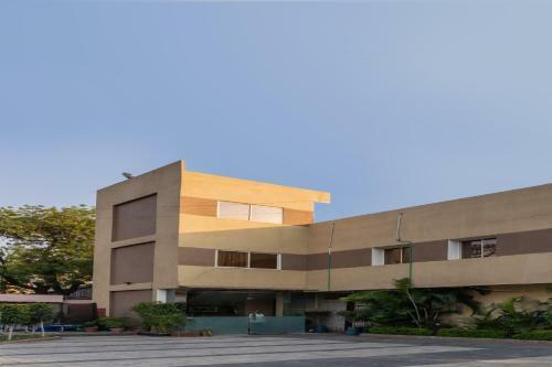 Hotel Oyo Flagship 77198 Kumili Gate