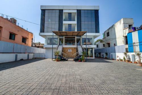 Oyo 28164 Hotel Shubham Inn