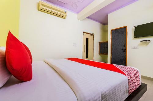 Hotel Oyo 37728 Raghav Residency