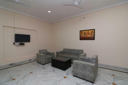 Hotel Oyo 33025 Stay Bird Inn