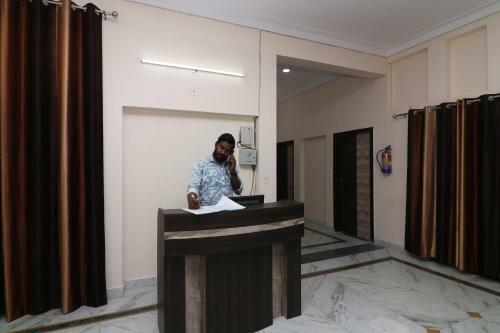 Hotel Oyo 33025 Stay Bird Inn