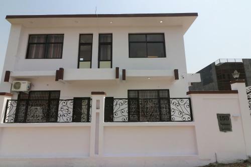 Hotel Oyo 33025 Stay Bird Inn