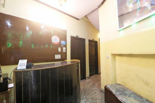 Oyo 62948 Hotel Dakshit Inn