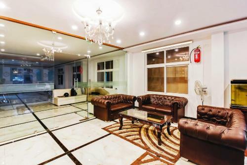 Hotel Oyo 29131 Rk Grand