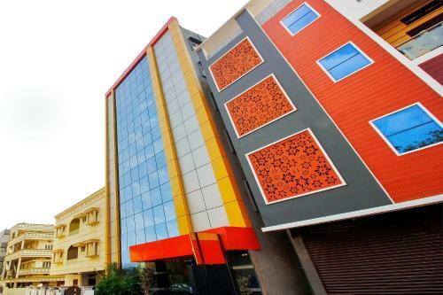 Hotel Oyo 29131 Rk Grand