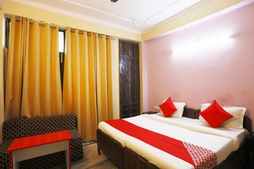 Hotel Oyo 42405 Noida Relax