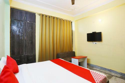 Hotel Oyo 42405 Noida Relax
