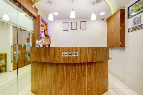 Oyo 8555 Hotel Grand Crystal