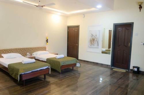 Bed & Breakfast Bigfoot Stay - Malhar Villa