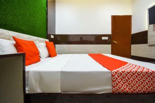 Oyo 70744 Hotel Atharv
