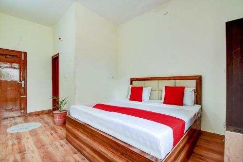 Oyo 15742 Hotel Ashoka