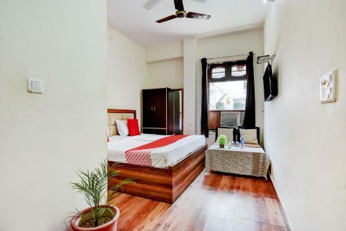 Oyo 15742 Hotel Ashoka