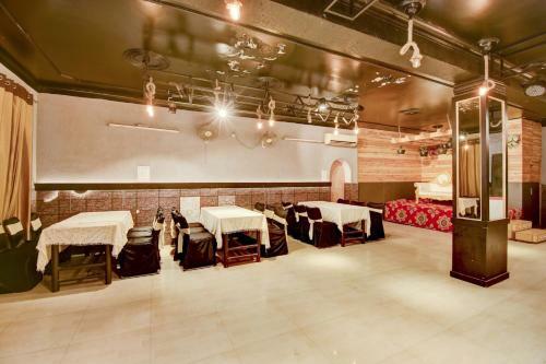 Oyo 15742 Hotel Ashoka