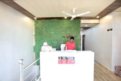 Oyo 15644 Hotel Karma