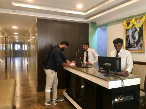 Bed & Breakfast Oyo 24311 Sai Sasi Residency