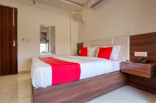 Oyo 42743 Hotel Midway